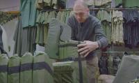 Новина Мілітарі-бізнес з Донеччини: підприємці з Краматорська організували виробництво одягу для військових Робота і Труд
