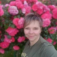 Статья Волонтерка Ганна Щеблетова: «Не можете воювати — допомагайте зі своїх місць.І вчіть українську мову» Работа и Труд